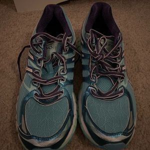 ASICS women’s Gel-Evate 3 sz 8. Worn once.